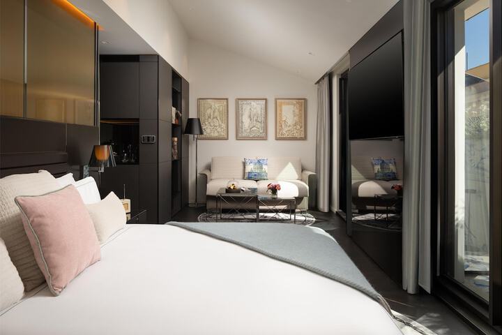 Room 73 of 171
