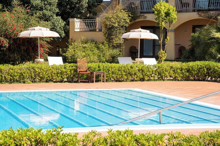 Pool 44 of 115