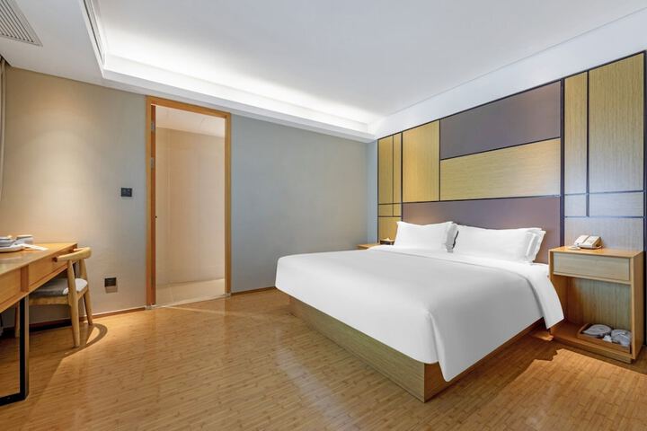 Room 5 of 51