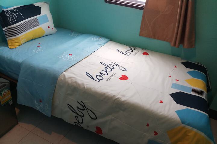 Room 11 of 32