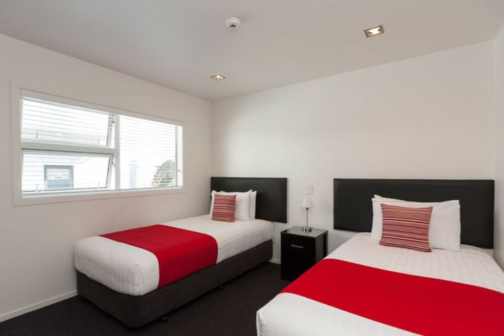 Room 4 of 34