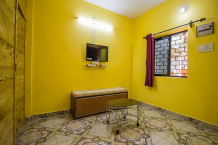 Room 4 of 11