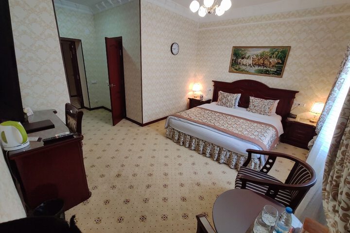 Room 21 of 92