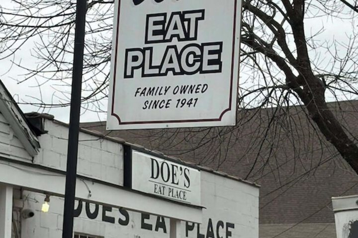 Dining 40 of 52