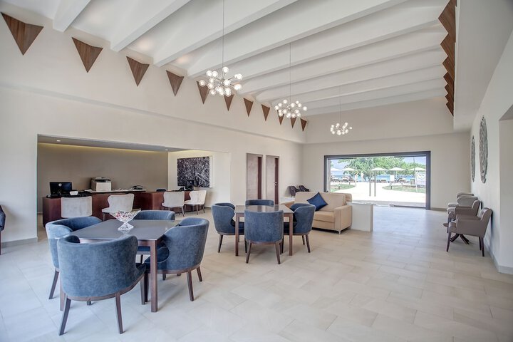 Hotel Interior 14 of 218