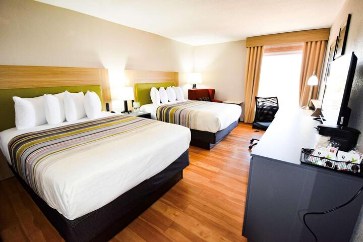 Upgrade 2 Queen Beds (6 of 7)