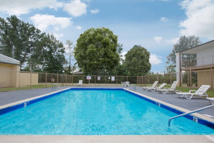 Pool 14 of 15