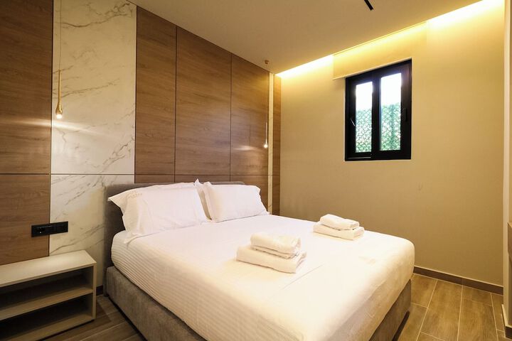 Room 62 of 165
