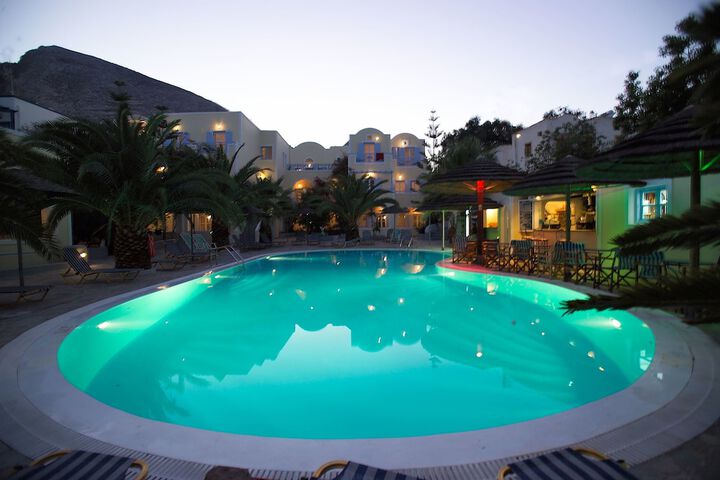 Pool 105 of 127