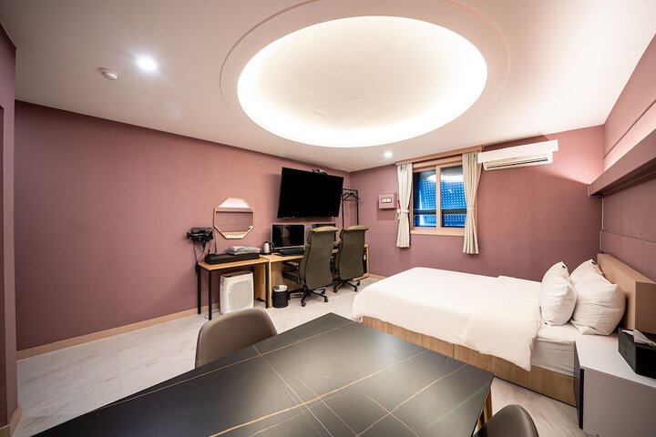 Room 18 of 57