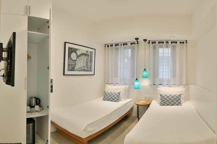 Room 12 of 44