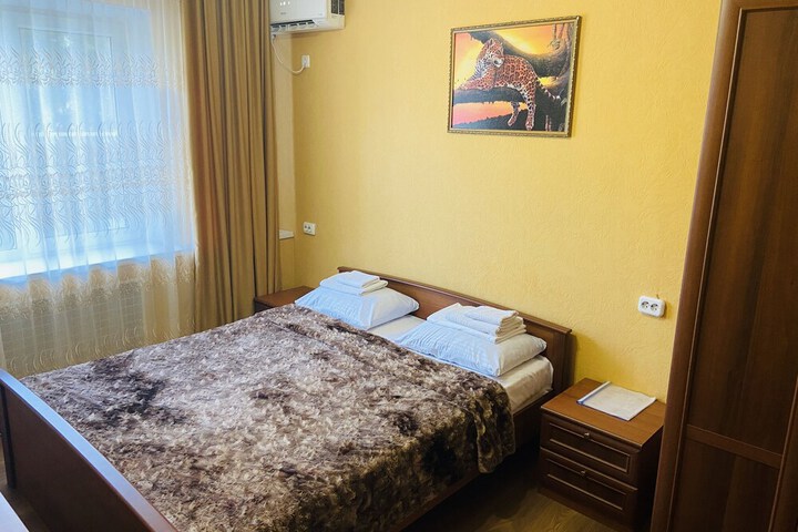 Room 28 of 40