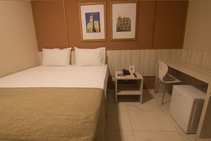 Room 9 of 50