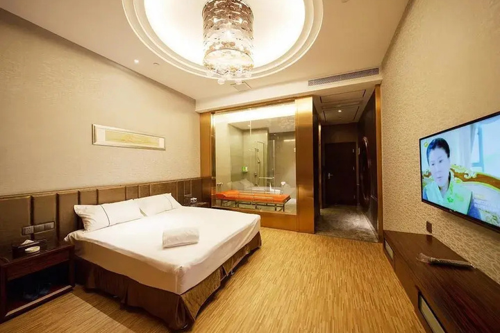 Room 3 of 17