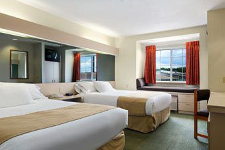 Room 7 of 12