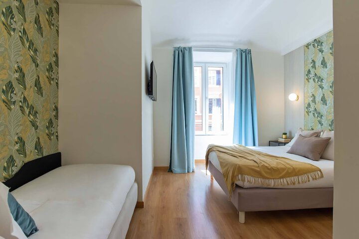 Room 15 of 102
