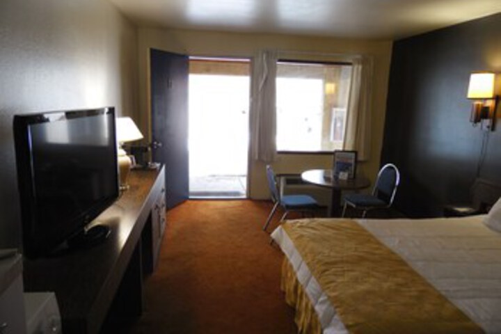Room 16 of 28