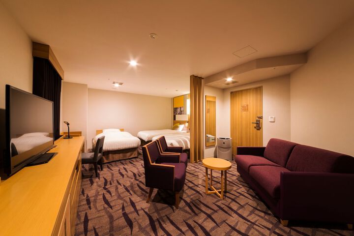Room 9 of 26