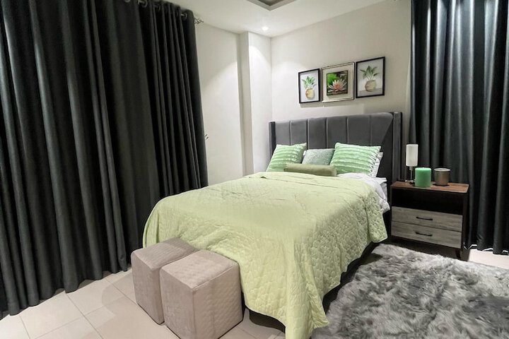 Room 4 of 34
