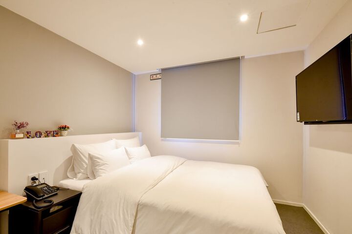 Room 19 of 35