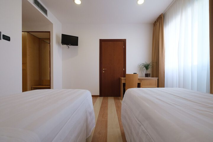 Room 37 of 53