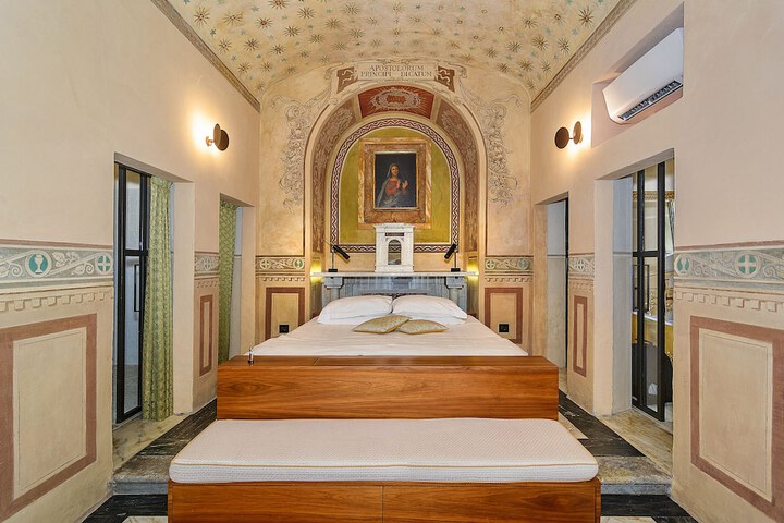 Room 9 of 72