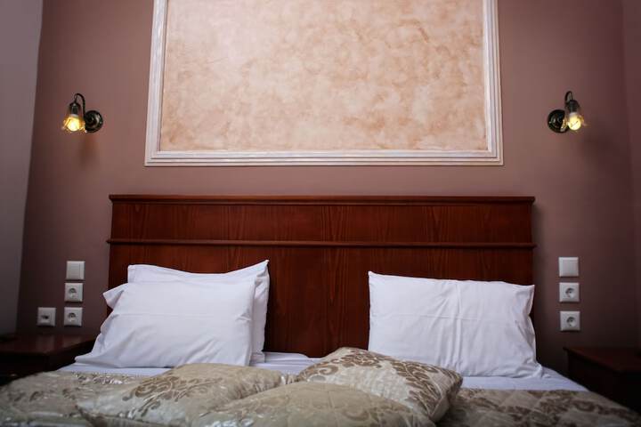 Room 4 of 85