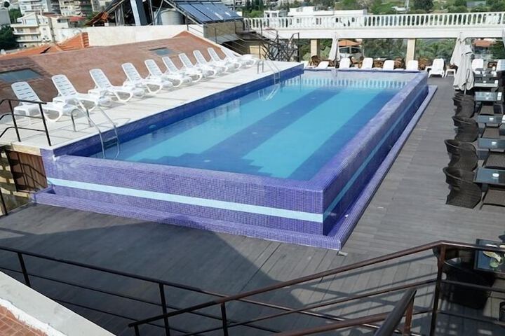 Pool 15 of 28