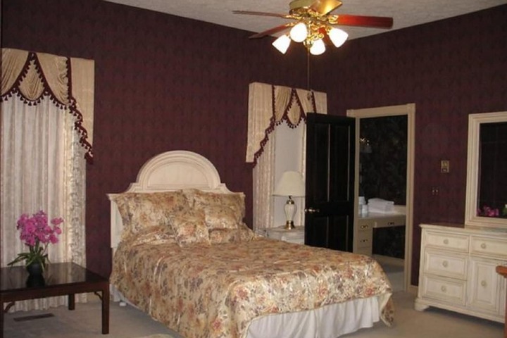 Room 9 of 48