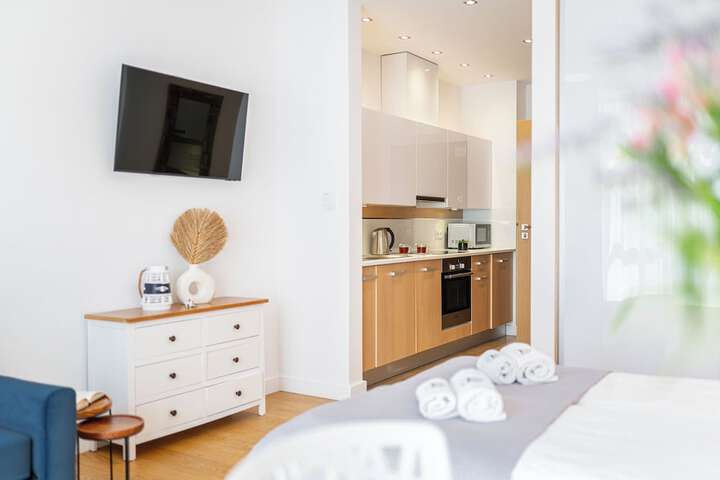 Room 16 of 174