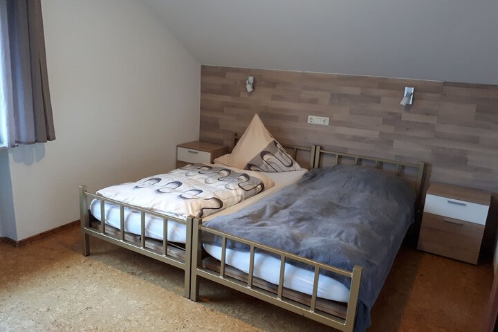 Room 8 of 29