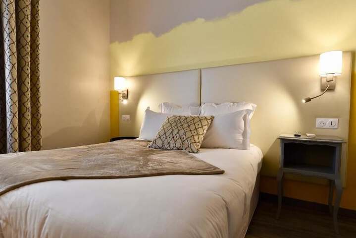 Room 8 of 30