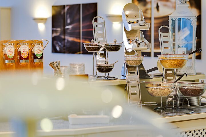 Breakfast/Coffee Service 50 of 84