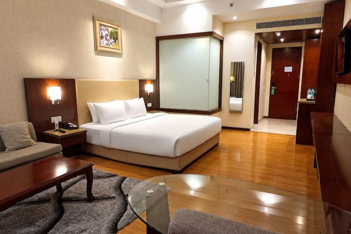 Room 10 of 64