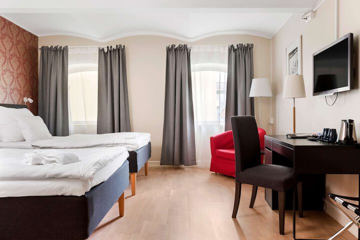 Room 28 of 62