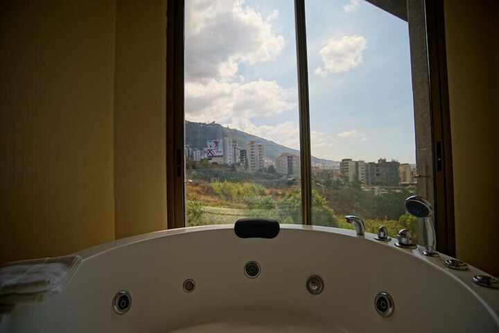 Hot Tub 54 of 61