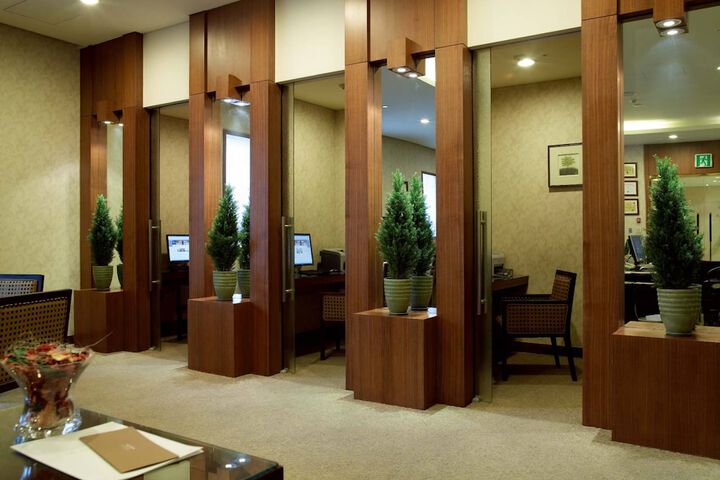 Business Center 42 of 46