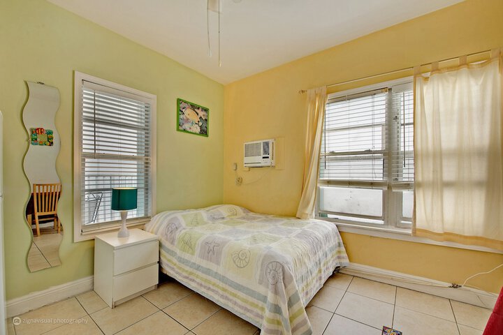 Room 7 of 109