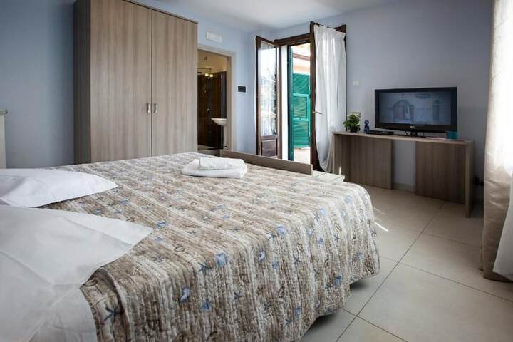 Room 5 of 39