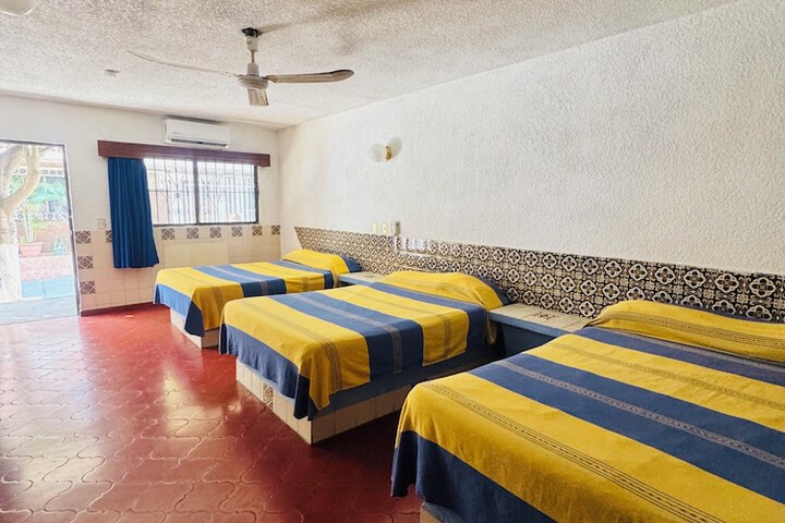 Room 8 of 23