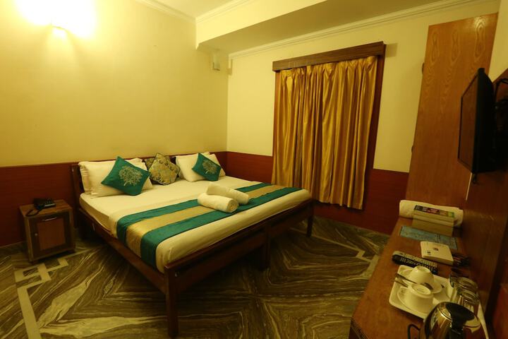 Room 4 of 52
