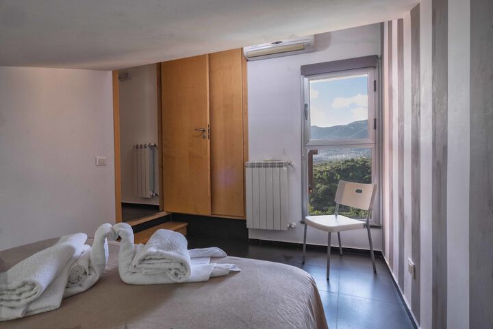 Room 12 of 88