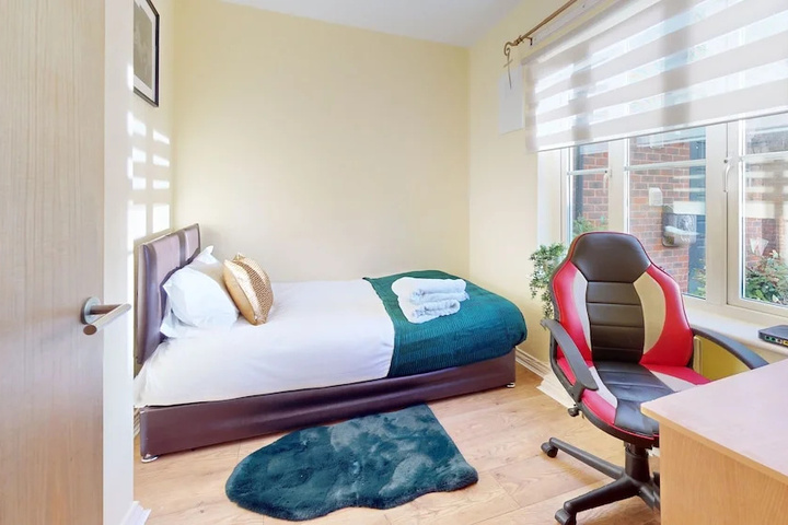 Room 2 of 17