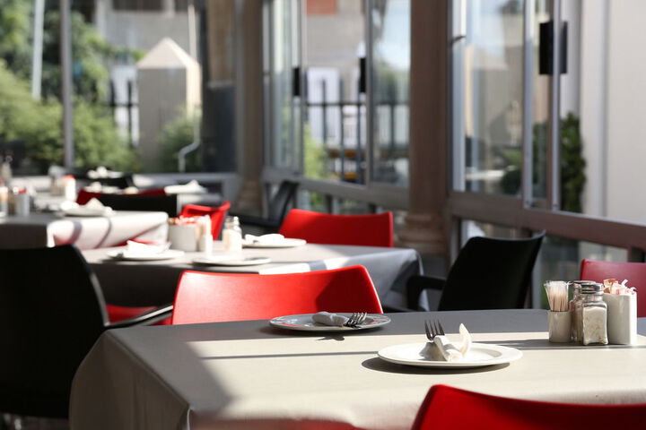 Dining 63 of 64
