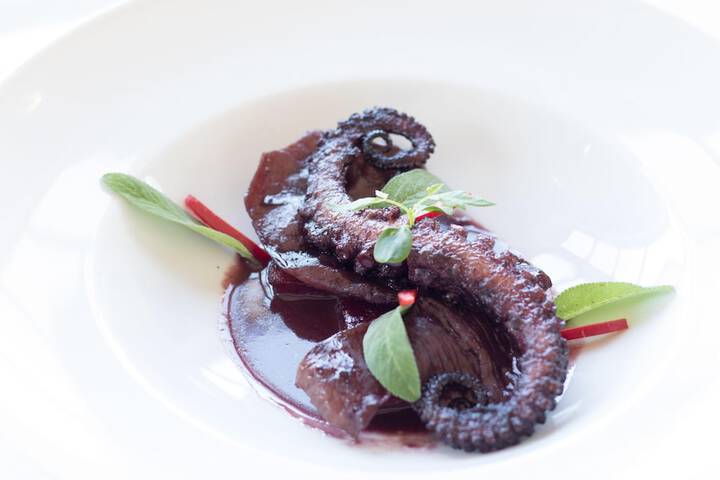 Dining 46 of 79