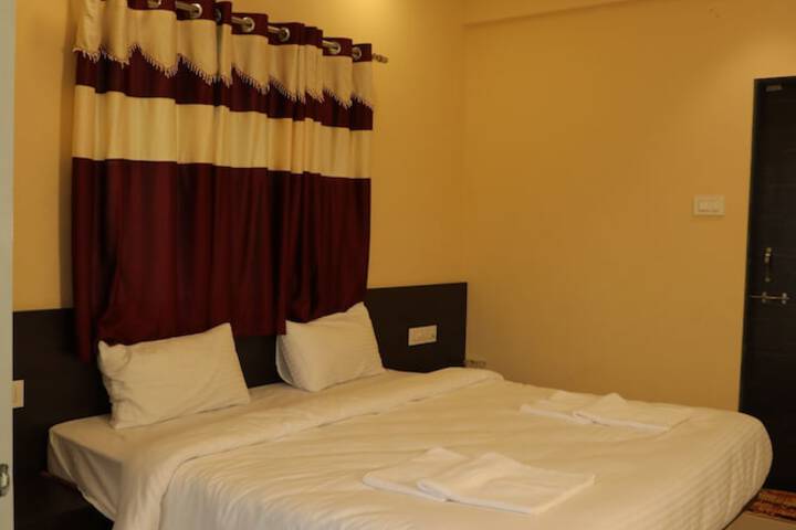 Room 3 of 9