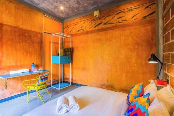 Room 20 of 29