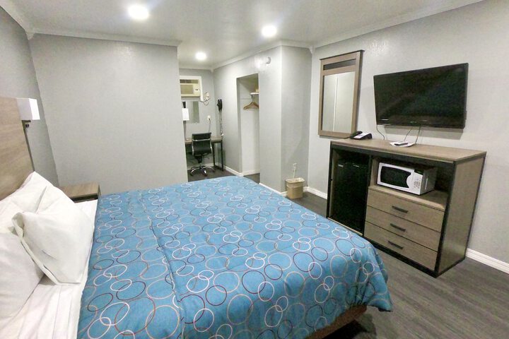 Room 5 of 35
