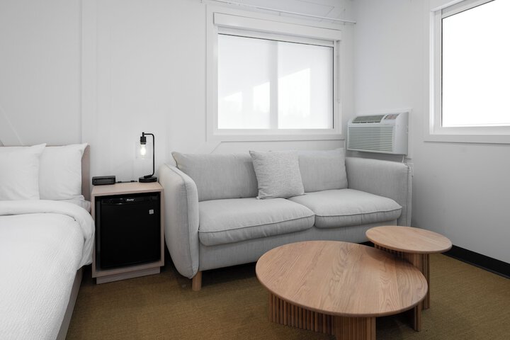 Room 28 of 59
