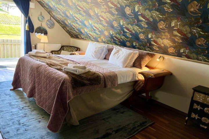 Room 27 of 189